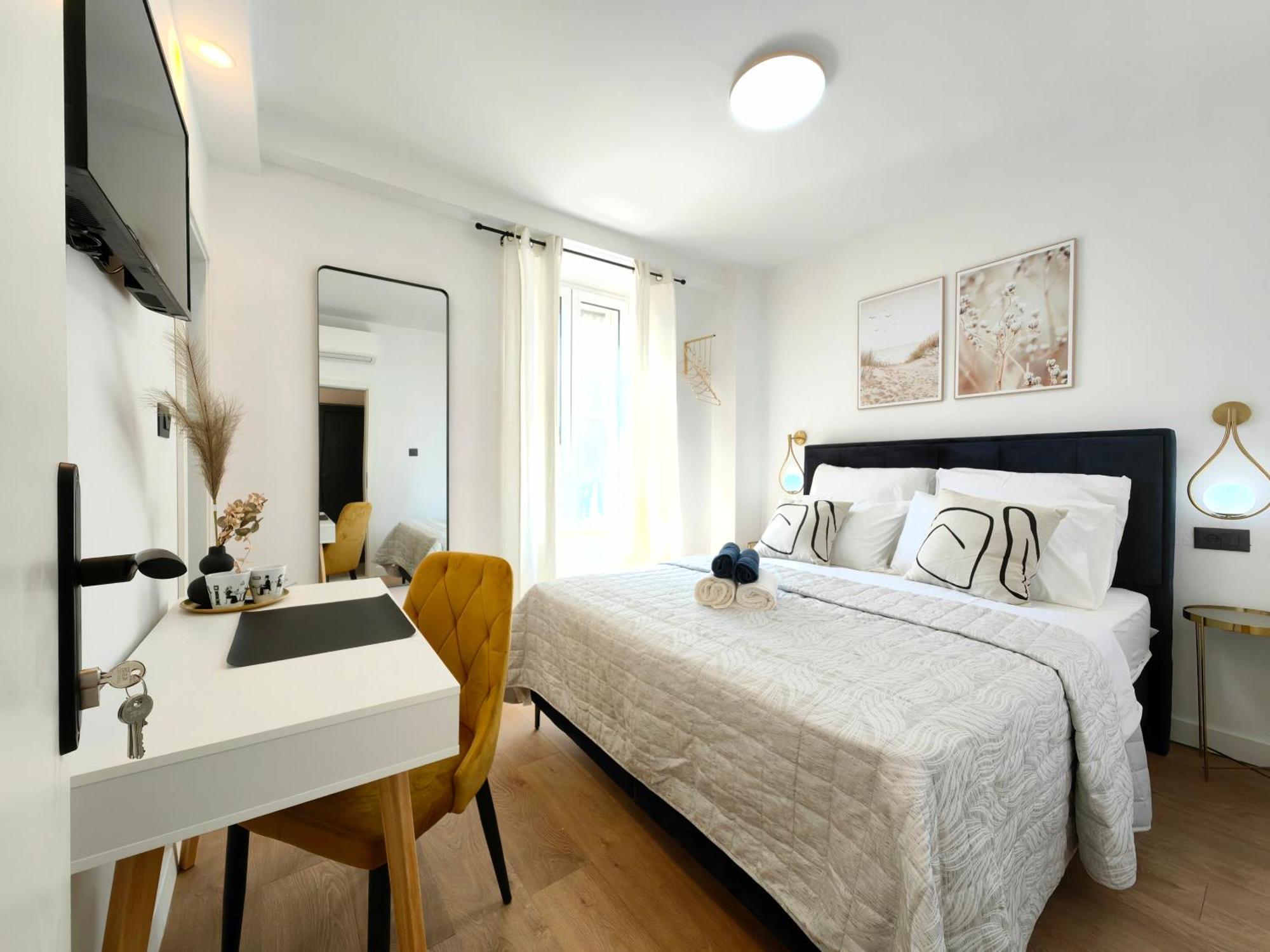 & Fjok Apartment *