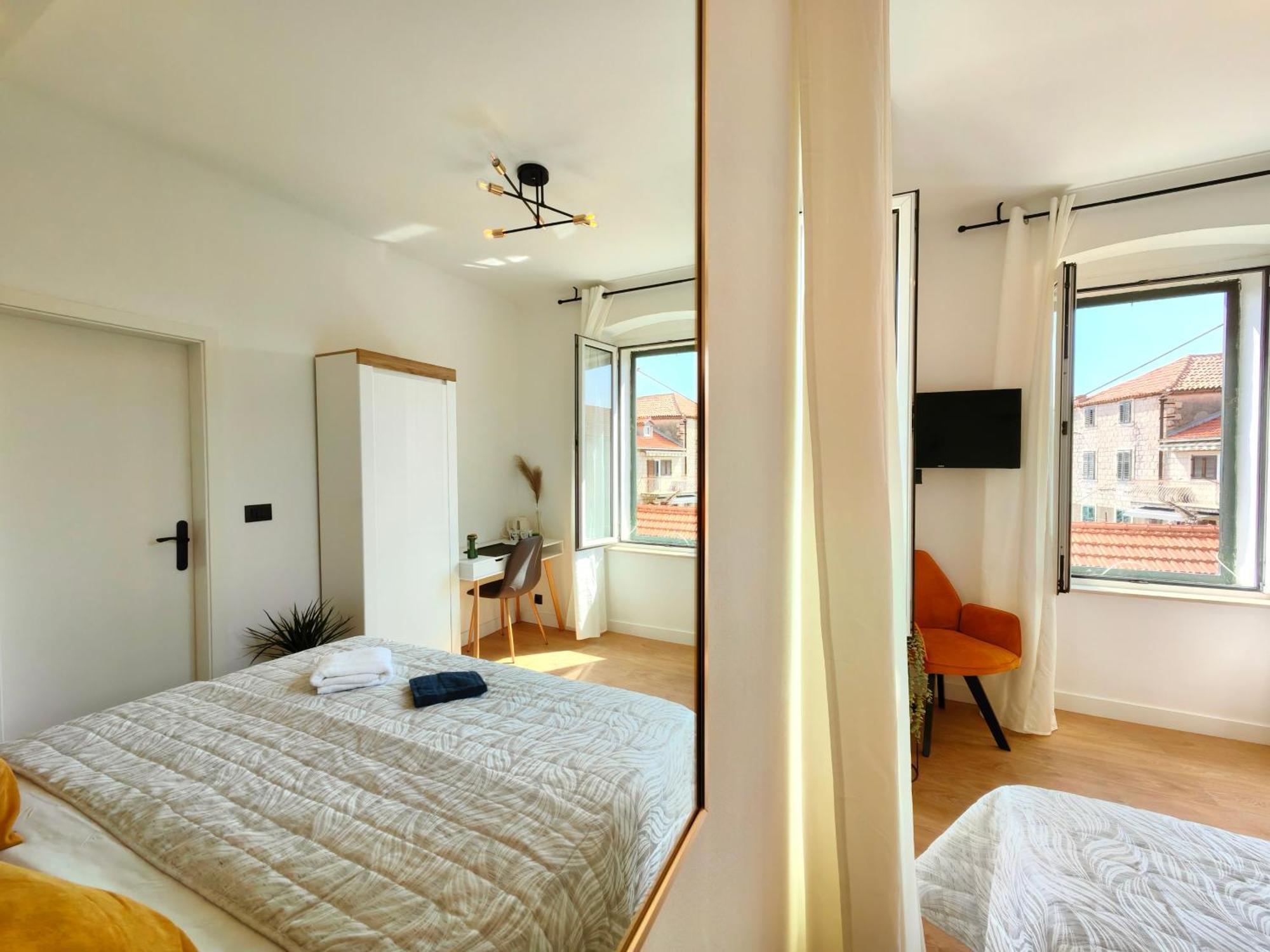 Apartment & Fjok *
